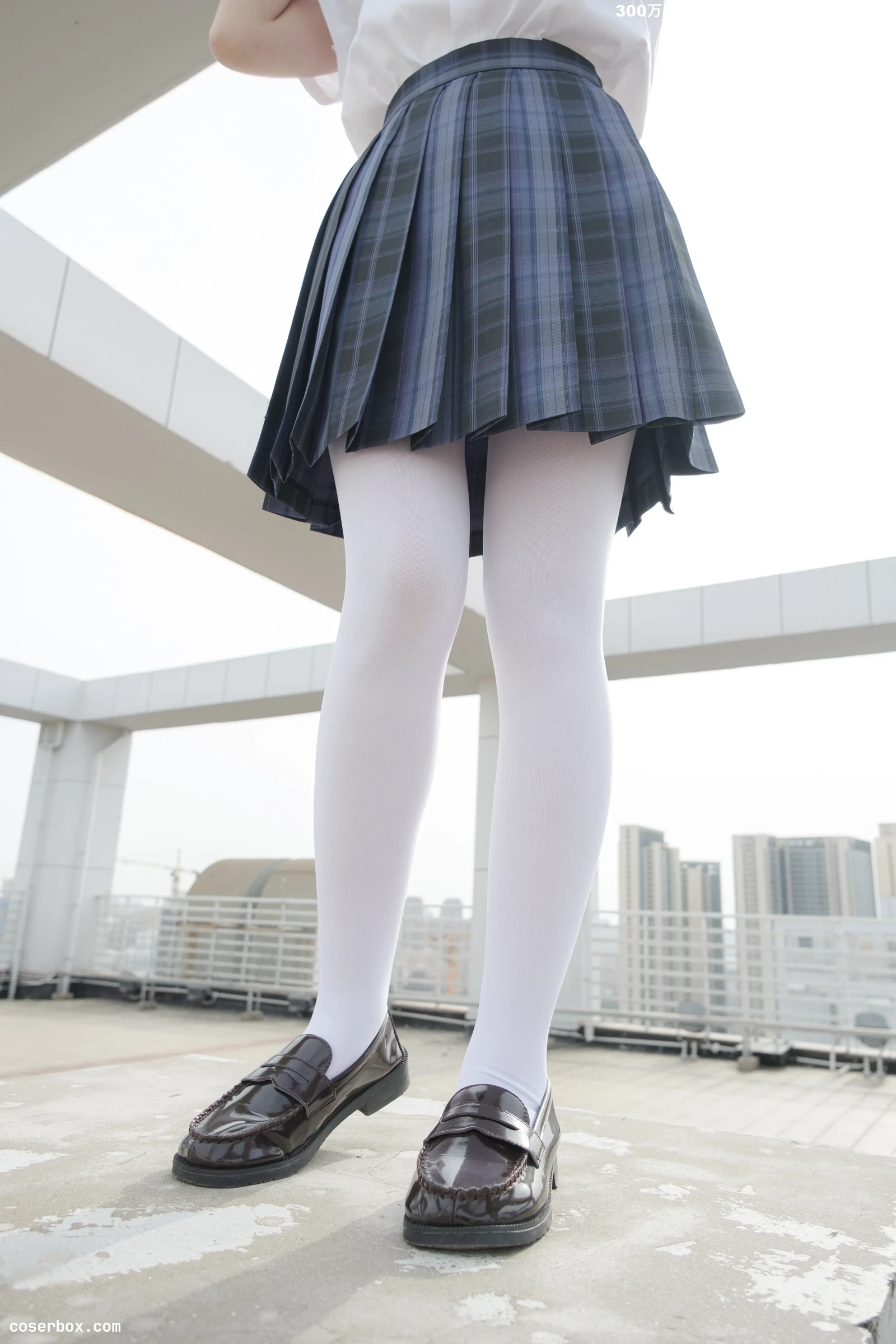 森萝财团 - 月下-002 小夜 真空白丝 80D 户外 [102P1V-2.18GB]