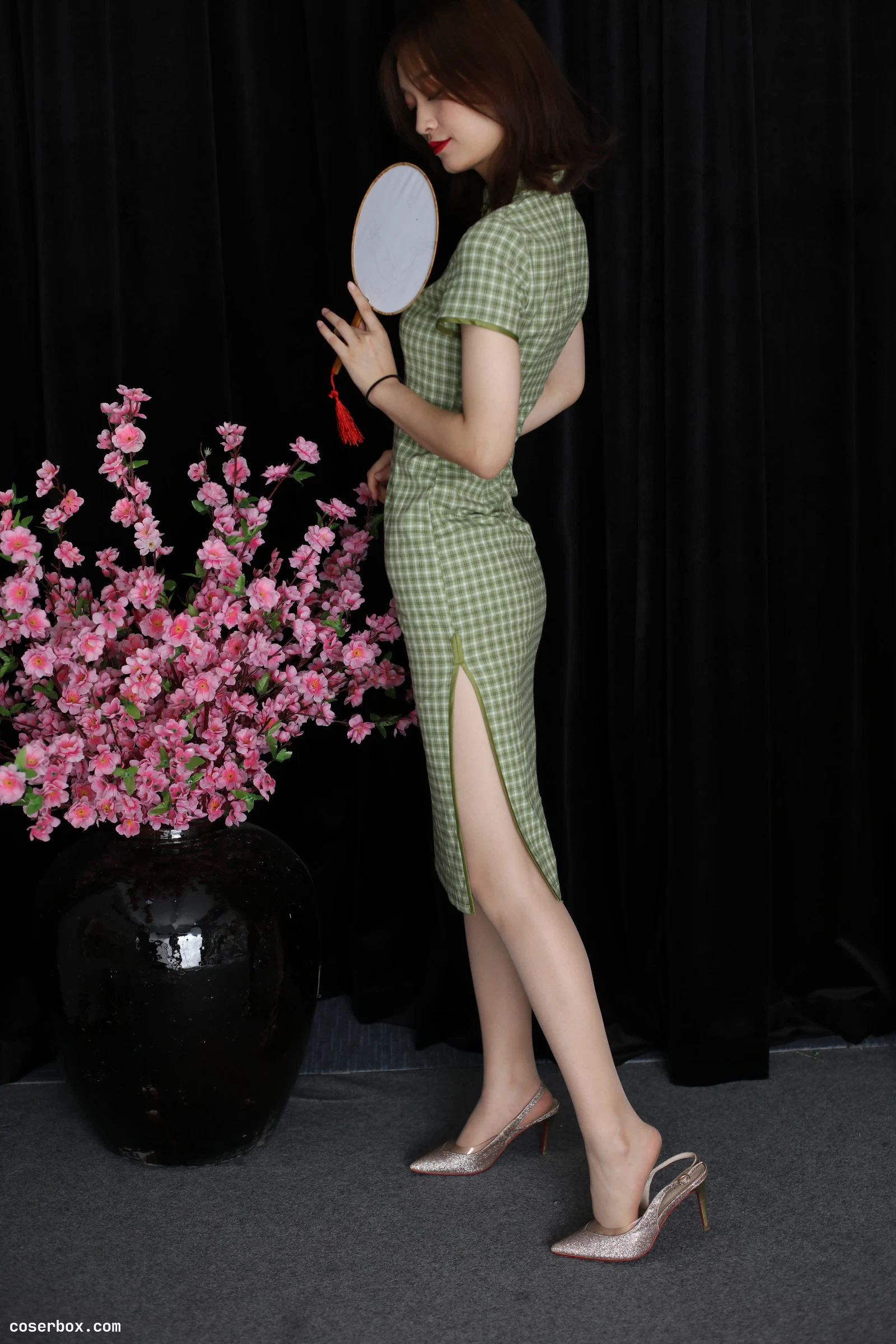 奈丝 NO.143：莹莹 [34P 445.75MB]