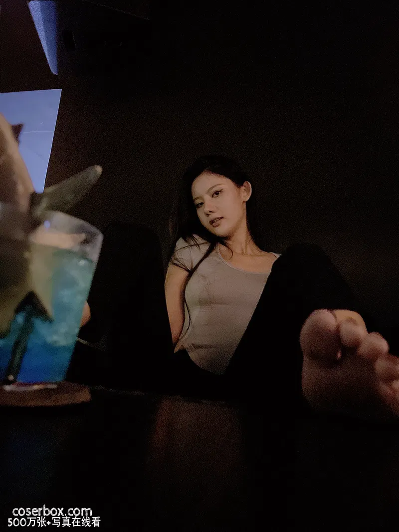 就是阿朱啊 2024.11.19 微密圈 咖啡店脱内衣