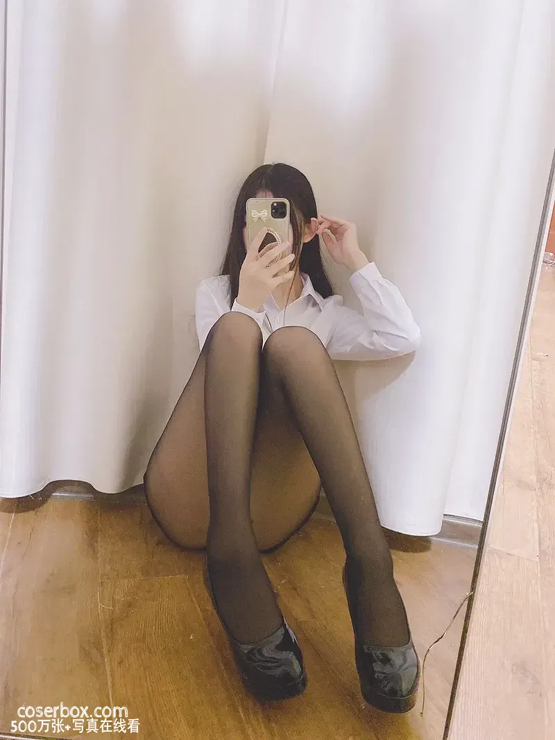 衣衣 2025.04.02 OL制服